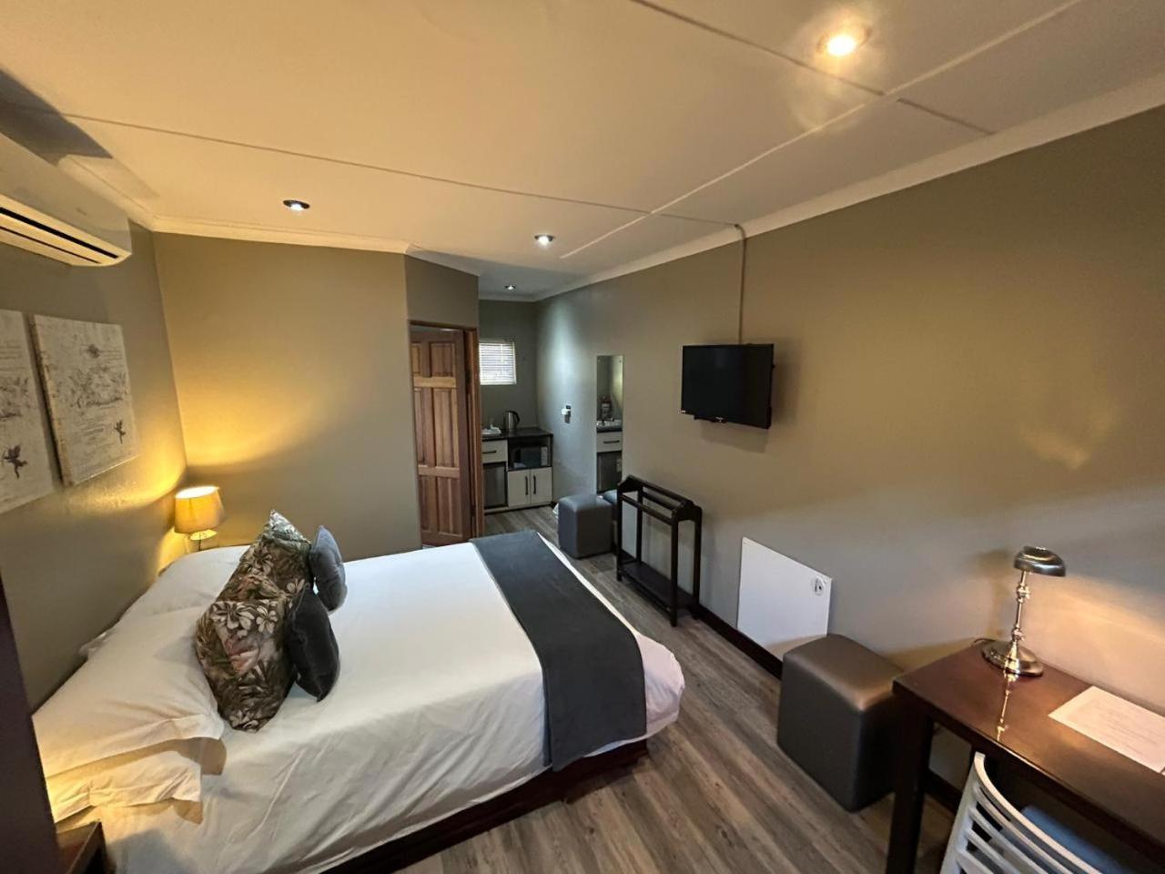 Crisp Guest Rooms Bloemfontein Extérieur photo