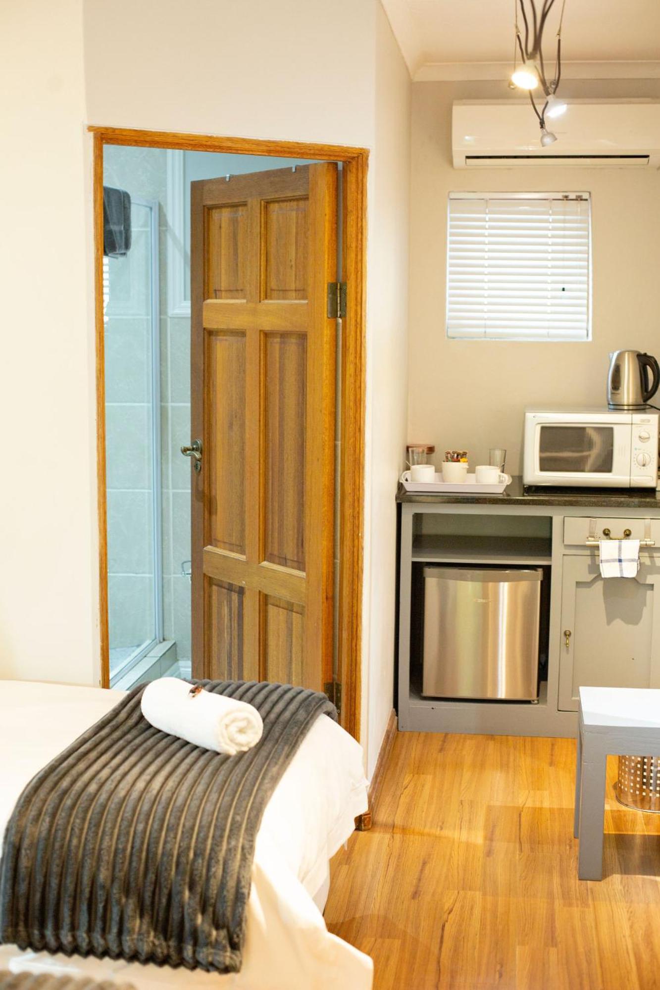 Crisp Guest Rooms Bloemfontein Extérieur photo
