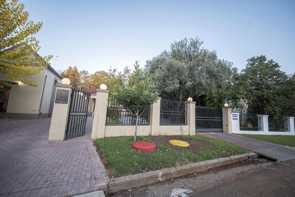 Crisp Guest Rooms Bloemfontein Extérieur photo