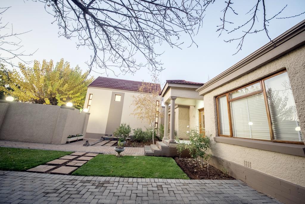 Crisp Guest Rooms Bloemfontein Extérieur photo